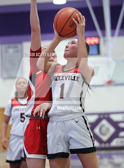 Thumbnail 1 in Logan Elm vs. Circleville (OHSAA D4 District Final) photogallery.