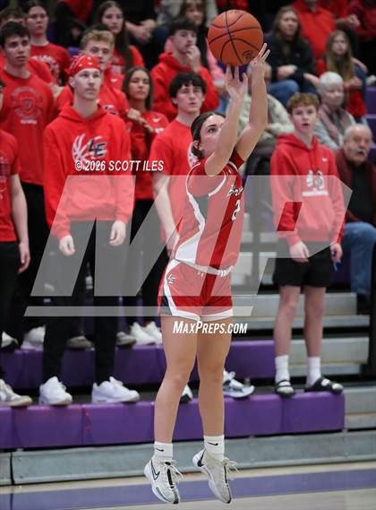 Thumbnail 2 in Logan Elm vs. Circleville (OHSAA D4 District Final) photogallery.