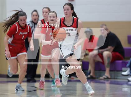 Thumbnail 1 in Logan Elm vs. Circleville (OHSAA D4 District Final) photogallery.