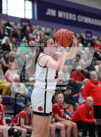 Thumbnail 2 in Logan Elm vs. Circleville (OHSAA D4 District Final) photogallery.
