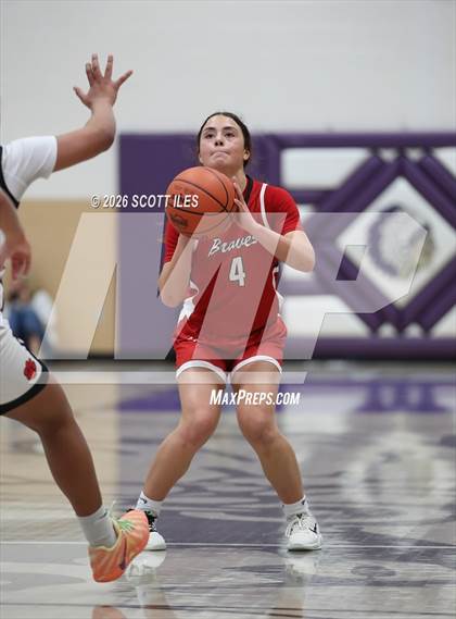 Thumbnail 3 in Logan Elm vs. Circleville (OHSAA D4 District Final) photogallery.