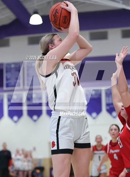 Thumbnail 3 in Logan Elm vs. Circleville (OHSAA D4 District Final) photogallery.