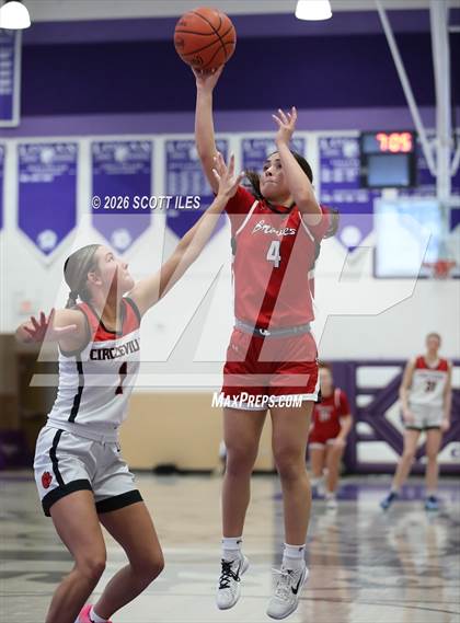 Thumbnail 3 in Logan Elm vs. Circleville (OHSAA D4 District Final) photogallery.