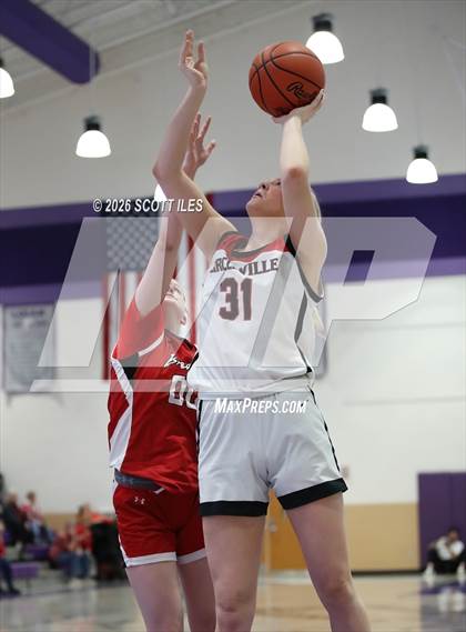 Thumbnail 1 in Logan Elm vs. Circleville (OHSAA D4 District Final) photogallery.