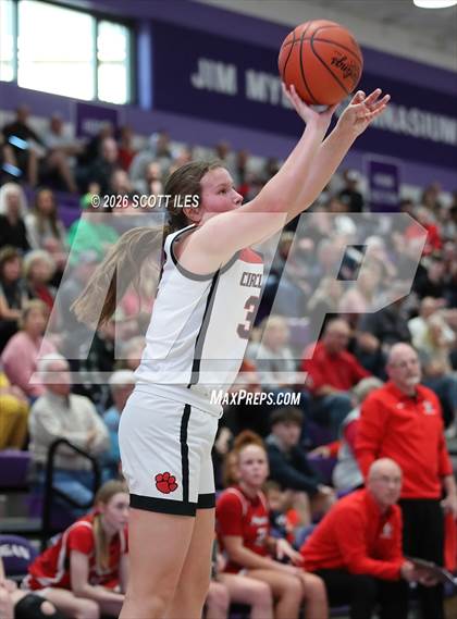 Thumbnail 3 in Logan Elm vs. Circleville (OHSAA D4 District Final) photogallery.