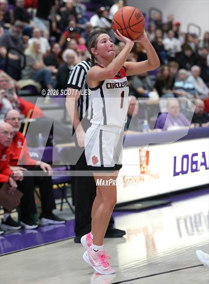 Thumbnail 2 in Logan Elm vs. Circleville (OHSAA D4 District Final) photogallery.