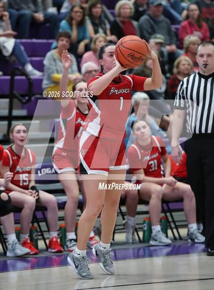 Thumbnail 2 in Logan Elm vs. Circleville (OHSAA D4 District Final) photogallery.