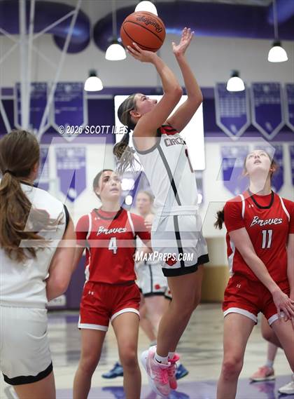 Thumbnail 2 in Logan Elm vs. Circleville (OHSAA D4 District Final) photogallery.