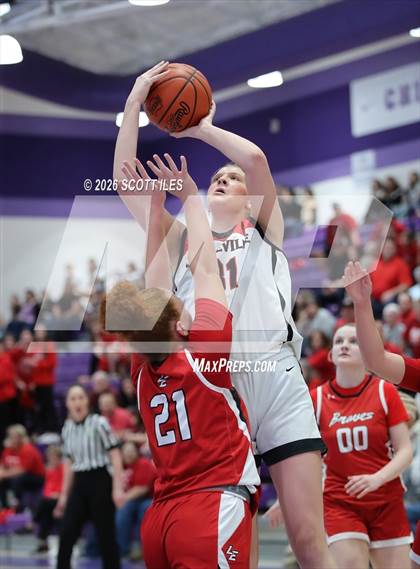 Thumbnail 1 in Logan Elm vs. Circleville (OHSAA D4 District Final) photogallery.
