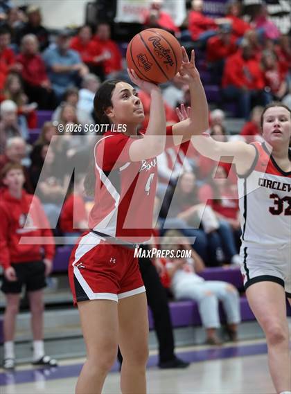 Thumbnail 3 in Logan Elm vs. Circleville (OHSAA D4 District Final) photogallery.