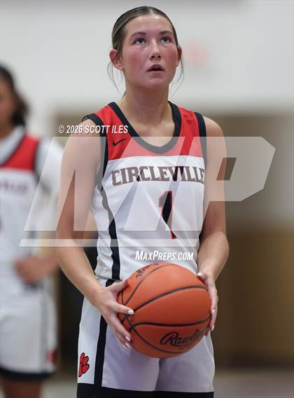 Thumbnail 2 in Logan Elm vs. Circleville (OHSAA D4 District Final) photogallery.