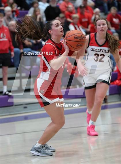 Thumbnail 2 in Logan Elm vs. Circleville (OHSAA D4 District Final) photogallery.