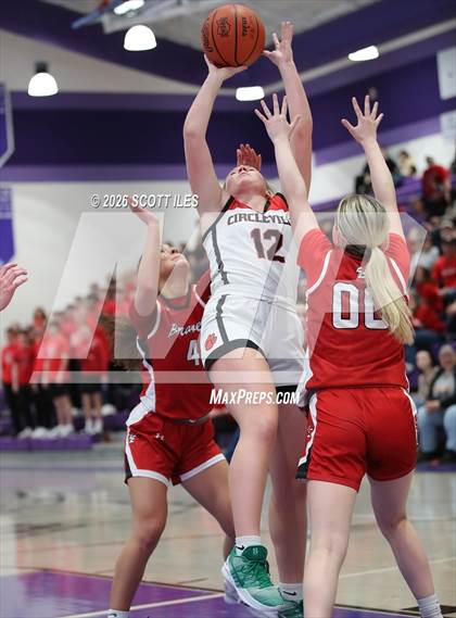 Thumbnail 2 in Logan Elm vs. Circleville (OHSAA D4 District Final) photogallery.