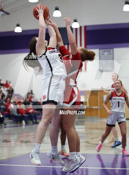 Thumbnail 1 in Logan Elm vs. Circleville (OHSAA D4 District Final) photogallery.