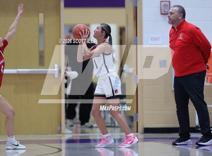 Thumbnail 2 in Logan Elm vs. Circleville (OHSAA D4 District Final) photogallery.