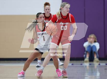 Thumbnail 2 in Logan Elm vs. Circleville (OHSAA D4 District Final) photogallery.