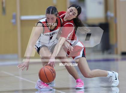 Thumbnail 3 in Logan Elm vs. Circleville (OHSAA D4 District Final) photogallery.