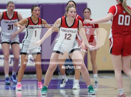 Thumbnail 2 in Logan Elm vs. Circleville (OHSAA D4 District Final) photogallery.