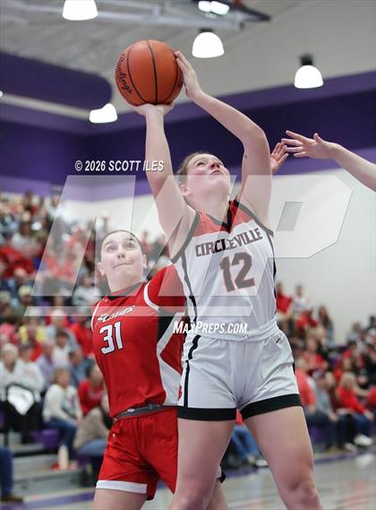Thumbnail 3 in Logan Elm vs. Circleville (OHSAA D4 District Final) photogallery.