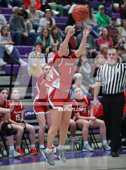 Thumbnail 3 in Logan Elm vs. Circleville (OHSAA D4 District Final) photogallery.