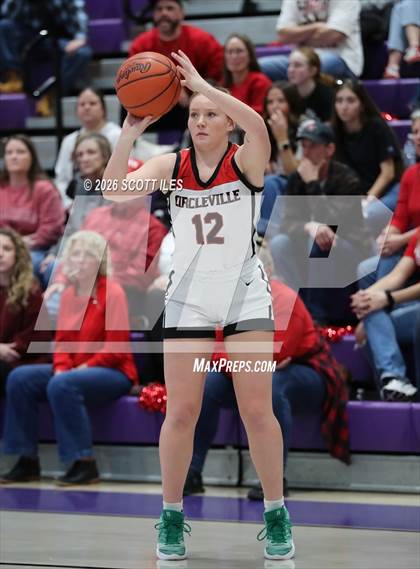 Thumbnail 1 in Logan Elm vs. Circleville (OHSAA D4 District Final) photogallery.