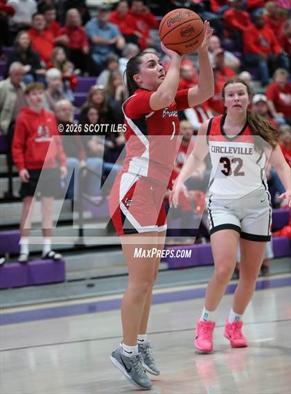 Thumbnail 3 in Logan Elm vs. Circleville (OHSAA D4 District Final) photogallery.