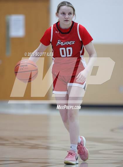 Thumbnail 2 in Logan Elm vs. Circleville (OHSAA D4 District Final) photogallery.