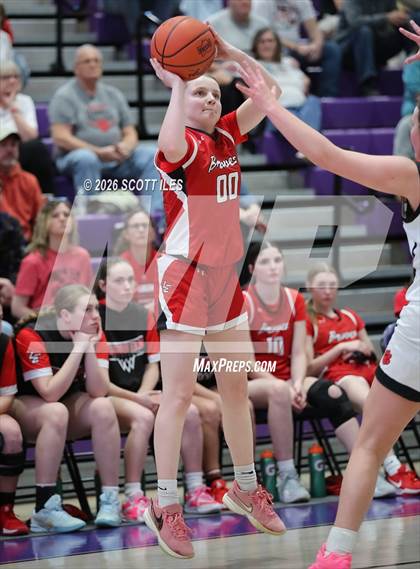 Thumbnail 1 in Logan Elm vs. Circleville (OHSAA D4 District Final) photogallery.
