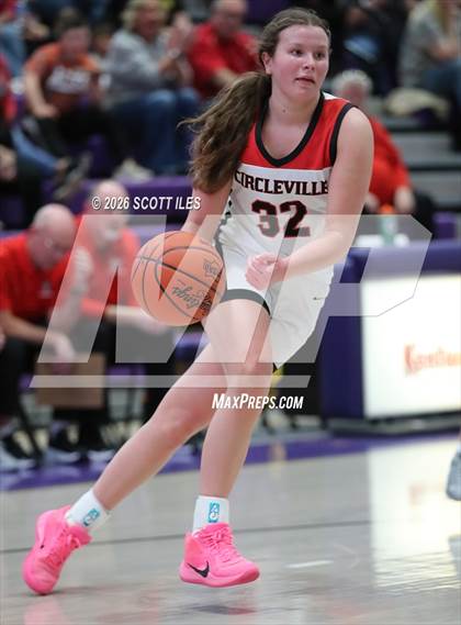 Thumbnail 2 in Logan Elm vs. Circleville (OHSAA D4 District Final) photogallery.
