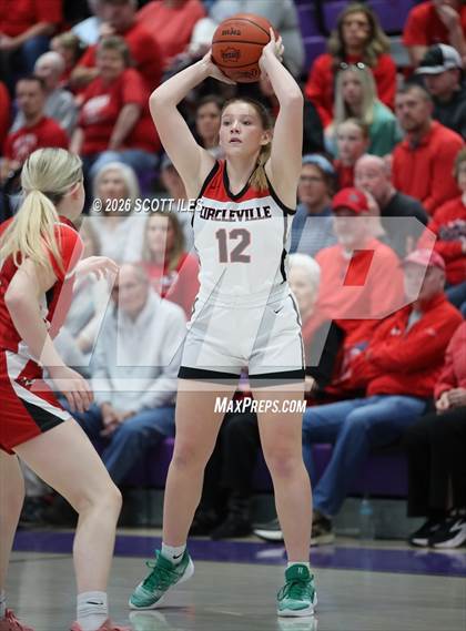 Thumbnail 1 in Logan Elm vs. Circleville (OHSAA D4 District Final) photogallery.