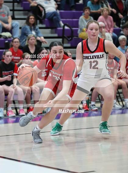 Thumbnail 3 in Logan Elm vs. Circleville (OHSAA D4 District Final) photogallery.