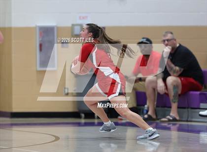 Thumbnail 3 in Logan Elm vs. Circleville (OHSAA D4 District Final) photogallery.