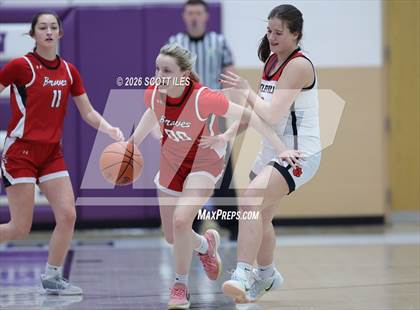 Thumbnail 3 in Logan Elm vs. Circleville (OHSAA D4 District Final) photogallery.