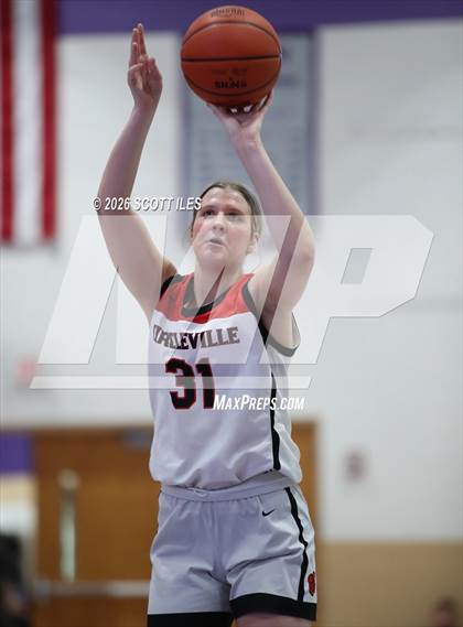 Thumbnail 1 in Logan Elm vs. Circleville (OHSAA D4 District Final) photogallery.