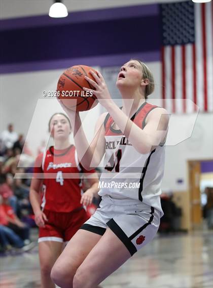 Thumbnail 1 in Logan Elm vs. Circleville (OHSAA D4 District Final) photogallery.