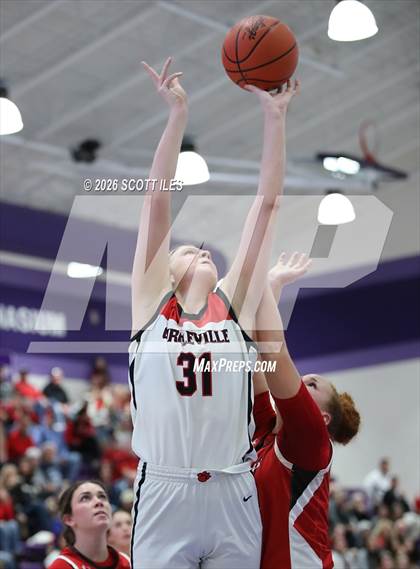 Thumbnail 3 in Logan Elm vs. Circleville (OHSAA D4 District Final) photogallery.