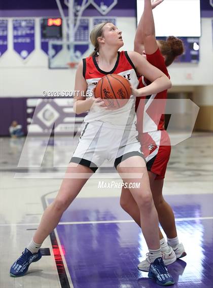 Thumbnail 1 in Logan Elm vs. Circleville (OHSAA D4 District Final) photogallery.