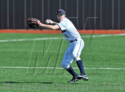 Thumbnail 2 in John Paul II vs St. Michaels (Texas Private School Classic) photogallery.