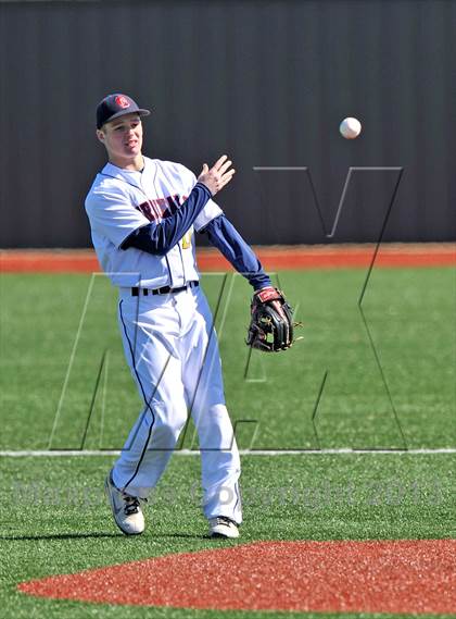 Thumbnail 3 in John Paul II vs St. Michaels (Texas Private School Classic) photogallery.
