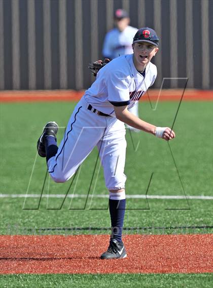 Thumbnail 2 in John Paul II vs St. Michaels (Texas Private School Classic) photogallery.