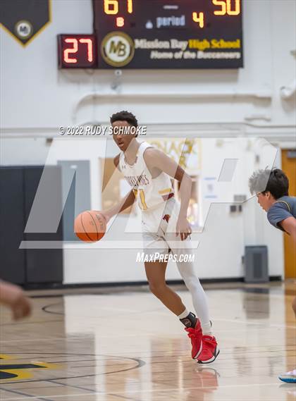Thumbnail 2 in Francis Parker vs. Torrey Pines (Battle at the Bay) photogallery.