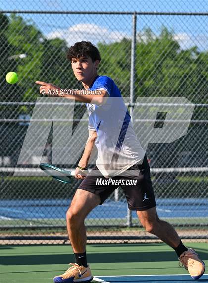 Thumbnail 1 in Hendersonville vs Wilson Central (District 9AA Team) photogallery.