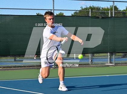 Thumbnail 3 in Hendersonville vs Wilson Central (District 9AA Team) photogallery.