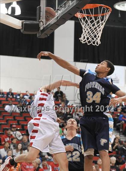 Thumbnail 3 in Foothill vs. Coronado photogallery.