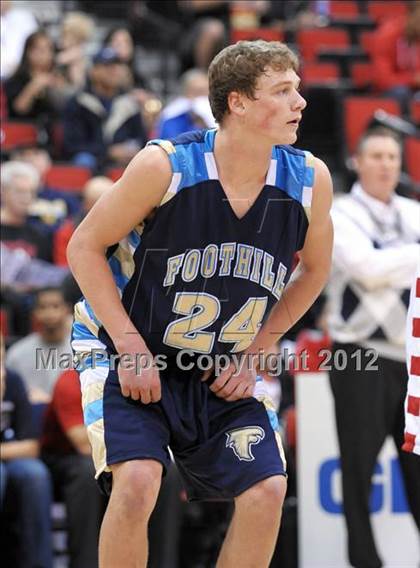 Thumbnail 2 in Foothill vs. Coronado photogallery.