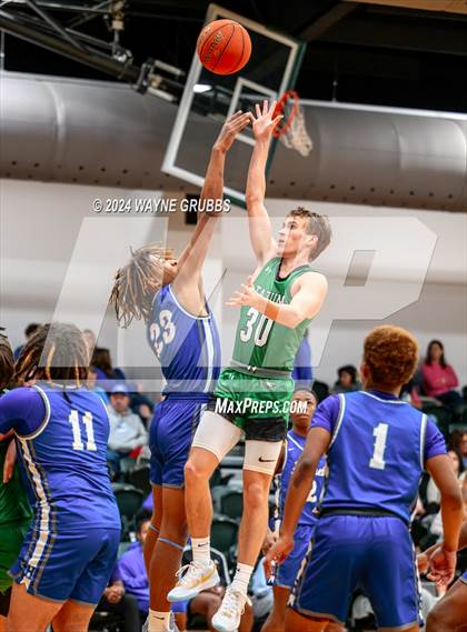 Thumbnail 3 in Hooks vs. Tatum (Tenaha ISD Holiday Hoops) photogallery.