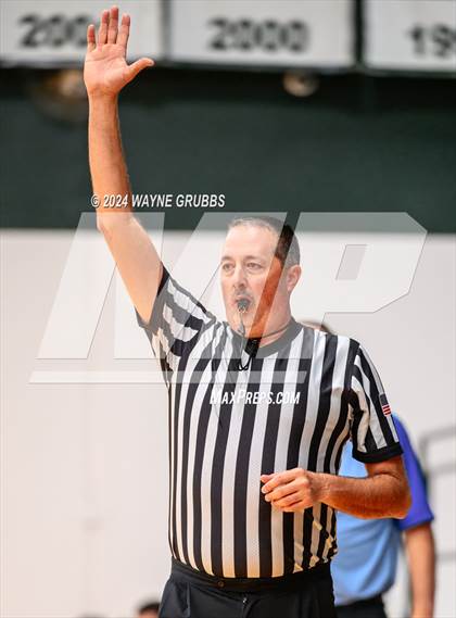 Thumbnail 3 in Hooks vs. Tatum (Tenaha ISD Holiday Hoops) photogallery.