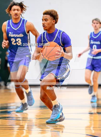 Thumbnail 3 in Hooks vs. Tatum (Tenaha ISD Holiday Hoops) photogallery.