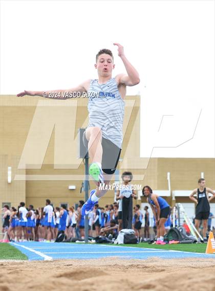 Thumbnail 2 in Estrella Foothills Invitational photogallery.