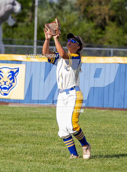 Thumbnail 3 in New Palestine @ Greenfield-Central photogallery.